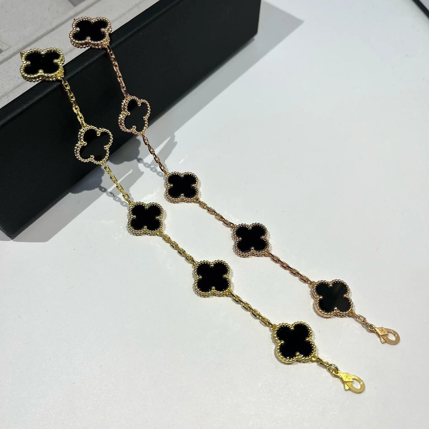 [Peak]LUCKY CLOVER 5-MOTIF BRACELET - BLACK OXNY COLLECTION