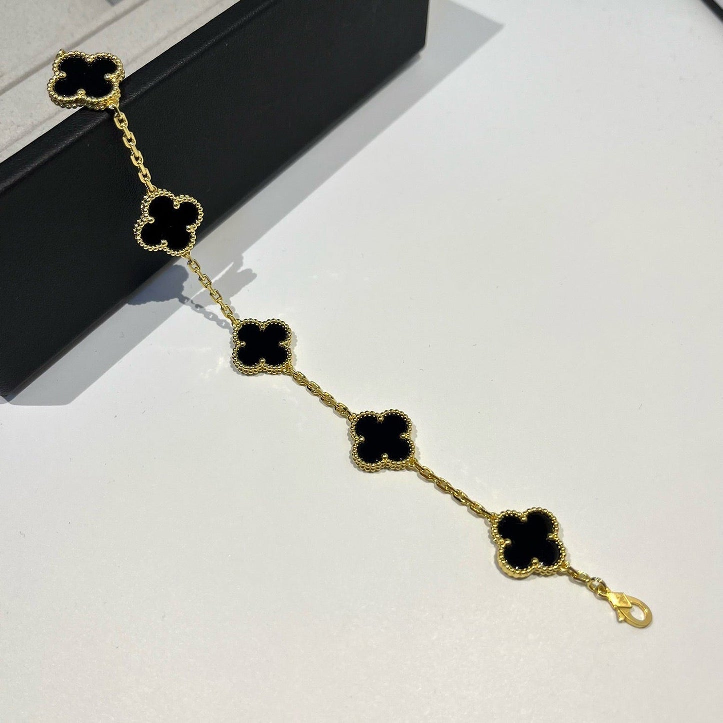 [Peak]LUCKY CLOVER 5-MOTIF BRACELET - BLACK OXNY COLLECTION