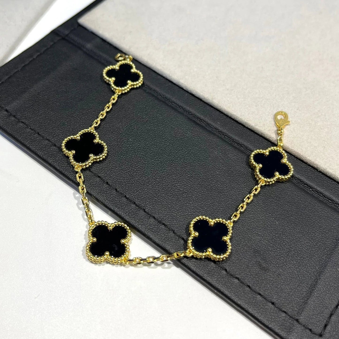 [Peak]LUCKY CLOVER 5-MOTIF BRACELET - BLACK OXNY COLLECTION