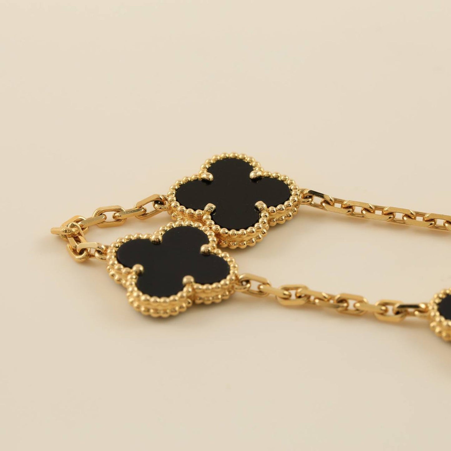 [Peak]LUCKY CLOVER 5-MOTIF BRACELET - BLACK OXNY COLLECTION
