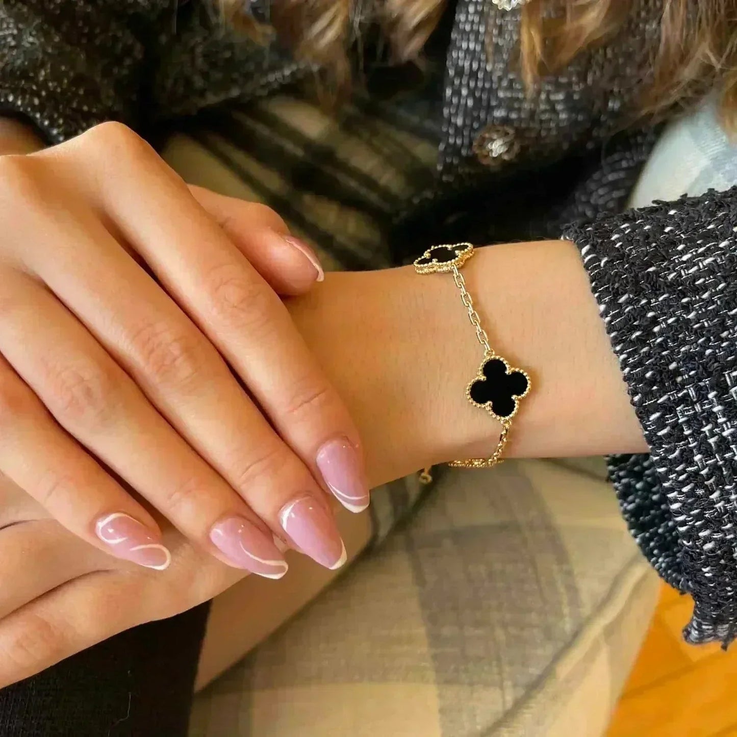 [Peak]LUCKY CLOVER 5-MOTIF BRACELET - BLACK OXNY COLLECTION