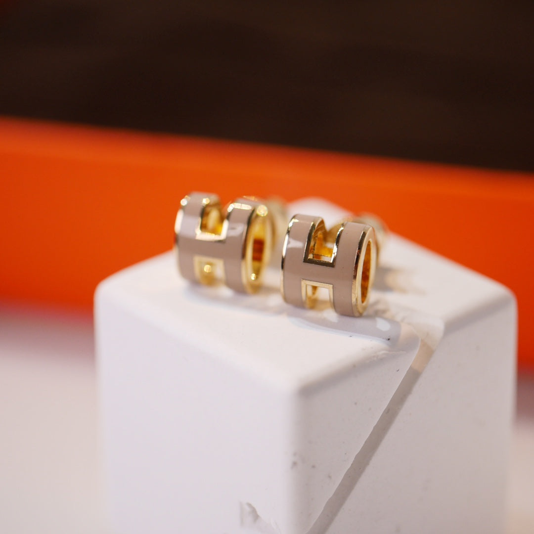[Peak]MINI POP H GOLD EARRINGS GREY