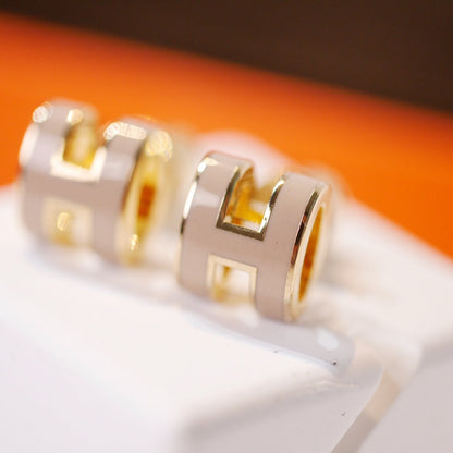 [Peak]MINI POP H GOLD EARRINGS GREY