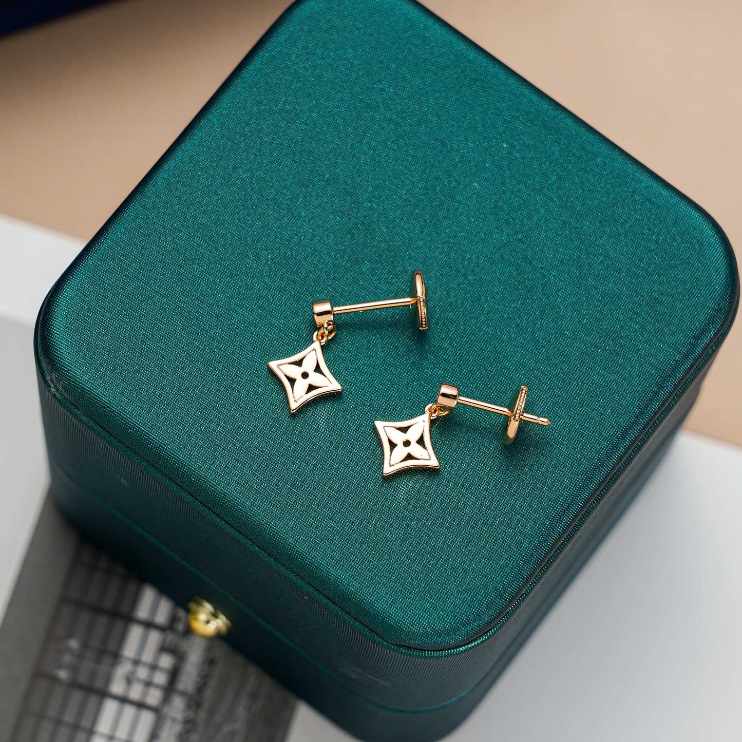 [Peak]STAR EARRINGS GOLD