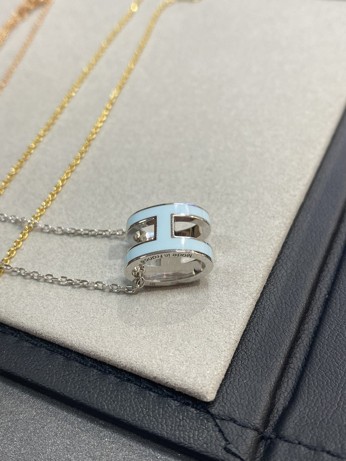 [Peak]POP H LIGHT BLUE NECKLACE
