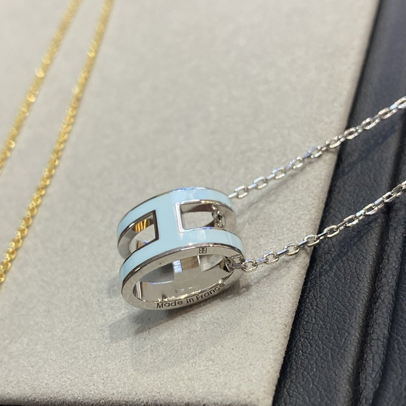 [Peak]POP H LIGHT BLUE NECKLACE