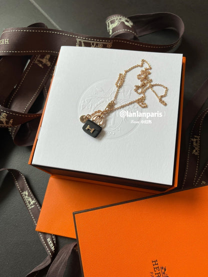 [Peak]CONSTANCE BLACK PEDANT ROSE GOLD NECKLACE