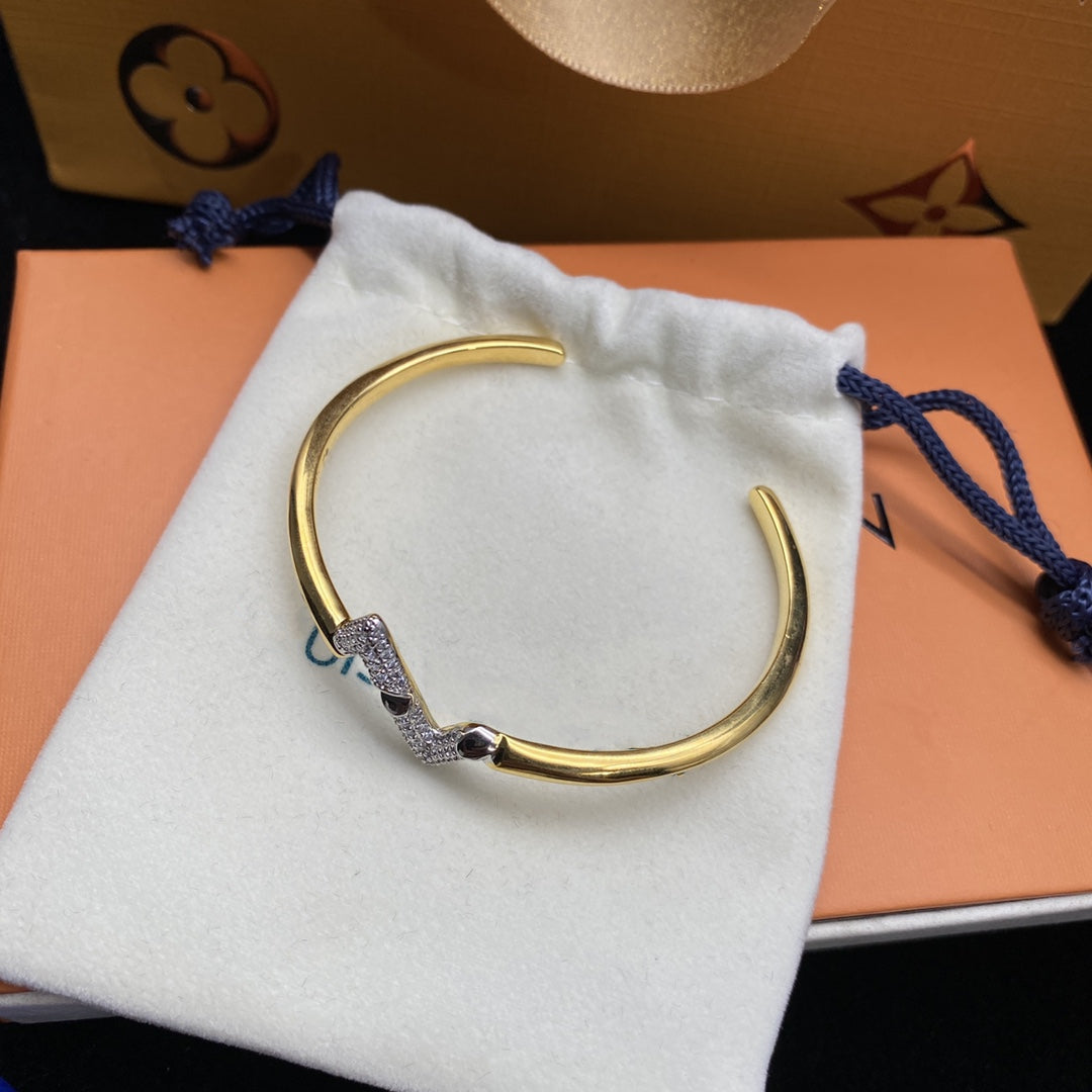 [Peak]VOLTE UPSITE DOWN DIAMOND GOLD OPEN BRACELET
