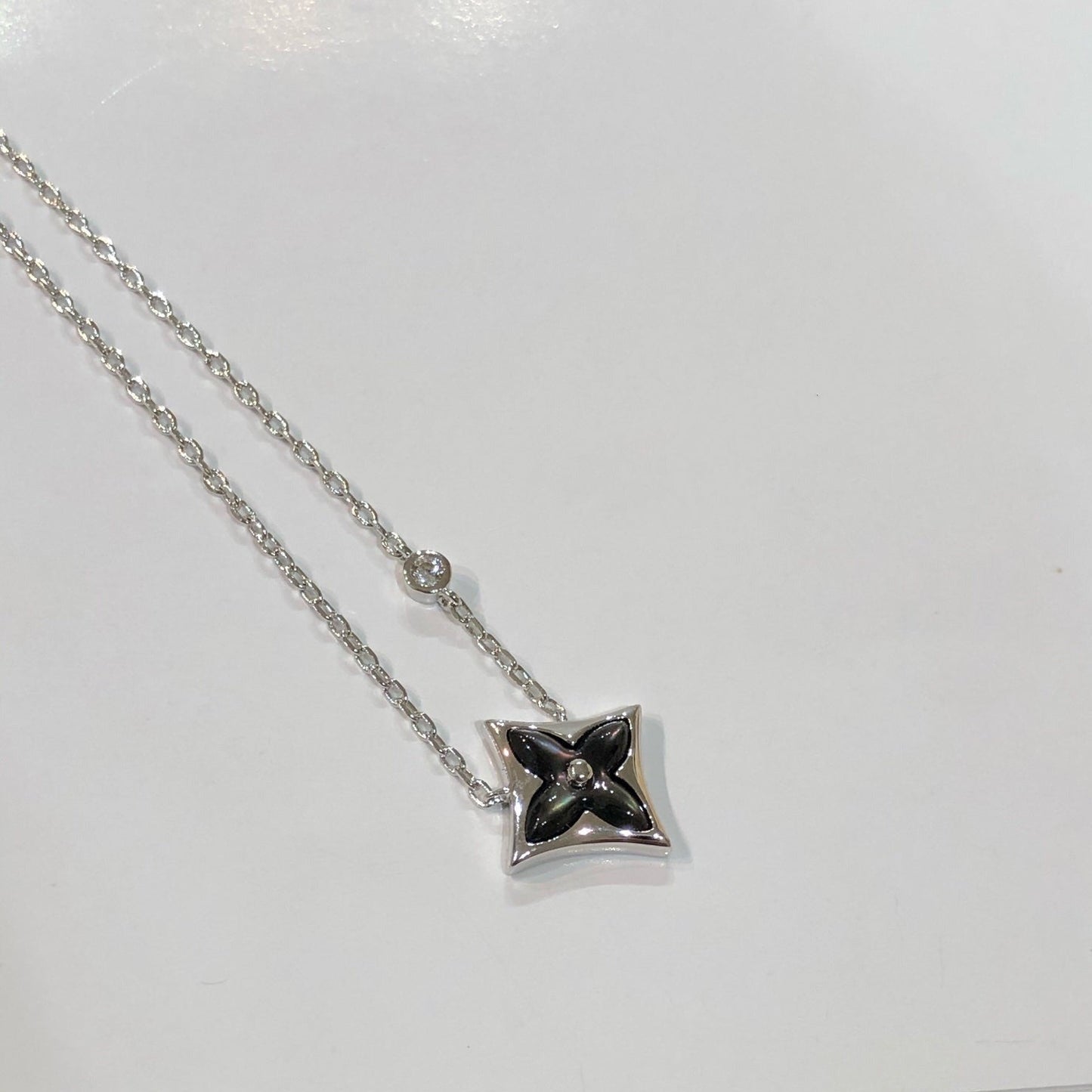[Peak]STAR BLACK MOP NECKLACE