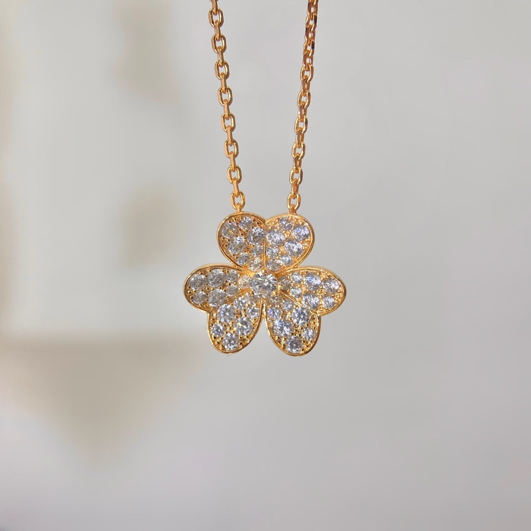 [Peak]PAVÉ DIAMOND FLOWER CHARM NECKLACE