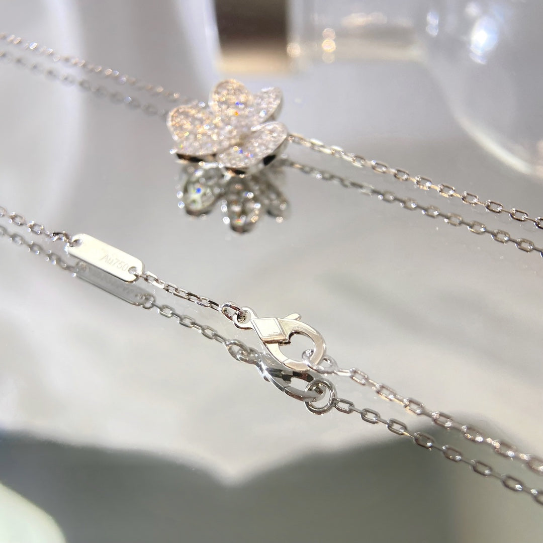 [Peak]PAVÉ DIAMOND FLOWER CHARM NECKLACE