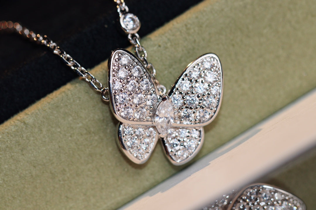 [Peak]BUTTERFLY DIAMOND CHARM NECKLACE