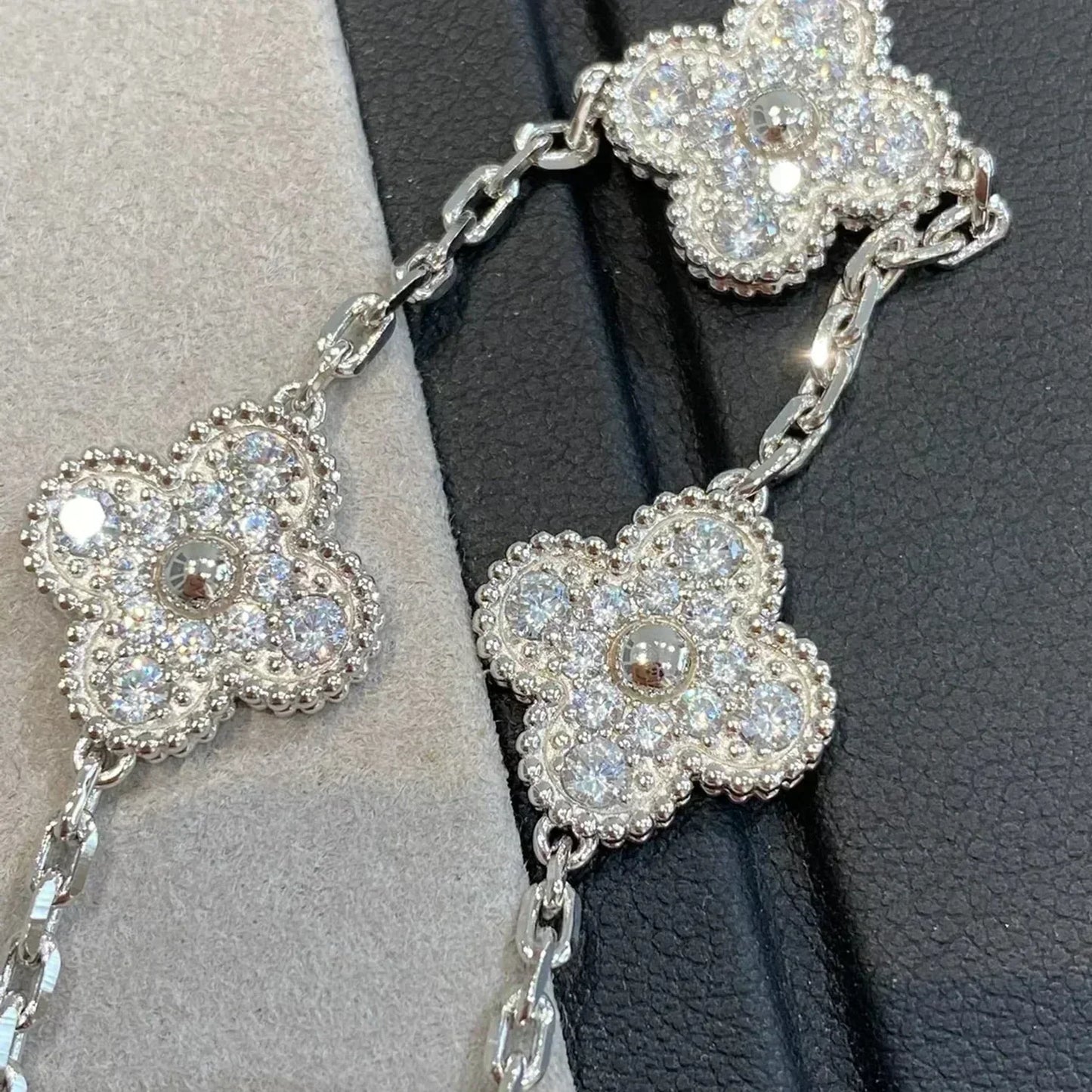 [Peak]LUCKY CLOVER 5-MOTIF BRACELET - FULL-DIAMOND