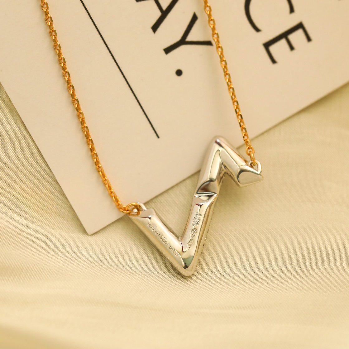 [Peak]VOLT SILVER DIAMOND PEDANT NECKLACE