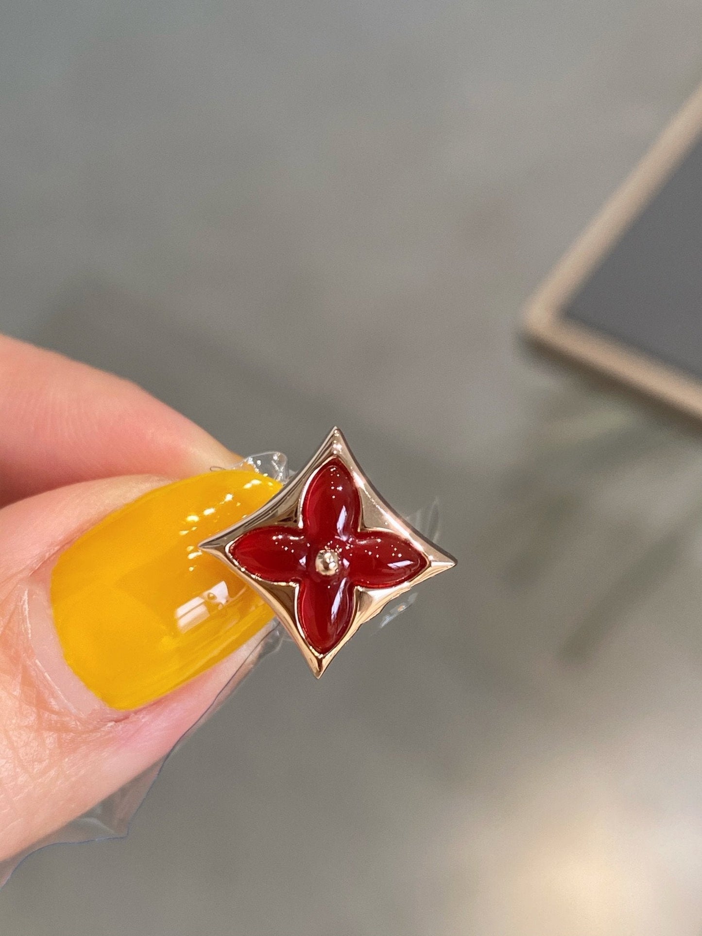 [Peak]STAR AND SUN ROSE GOLD CARNELIAN STUD EARRINGS