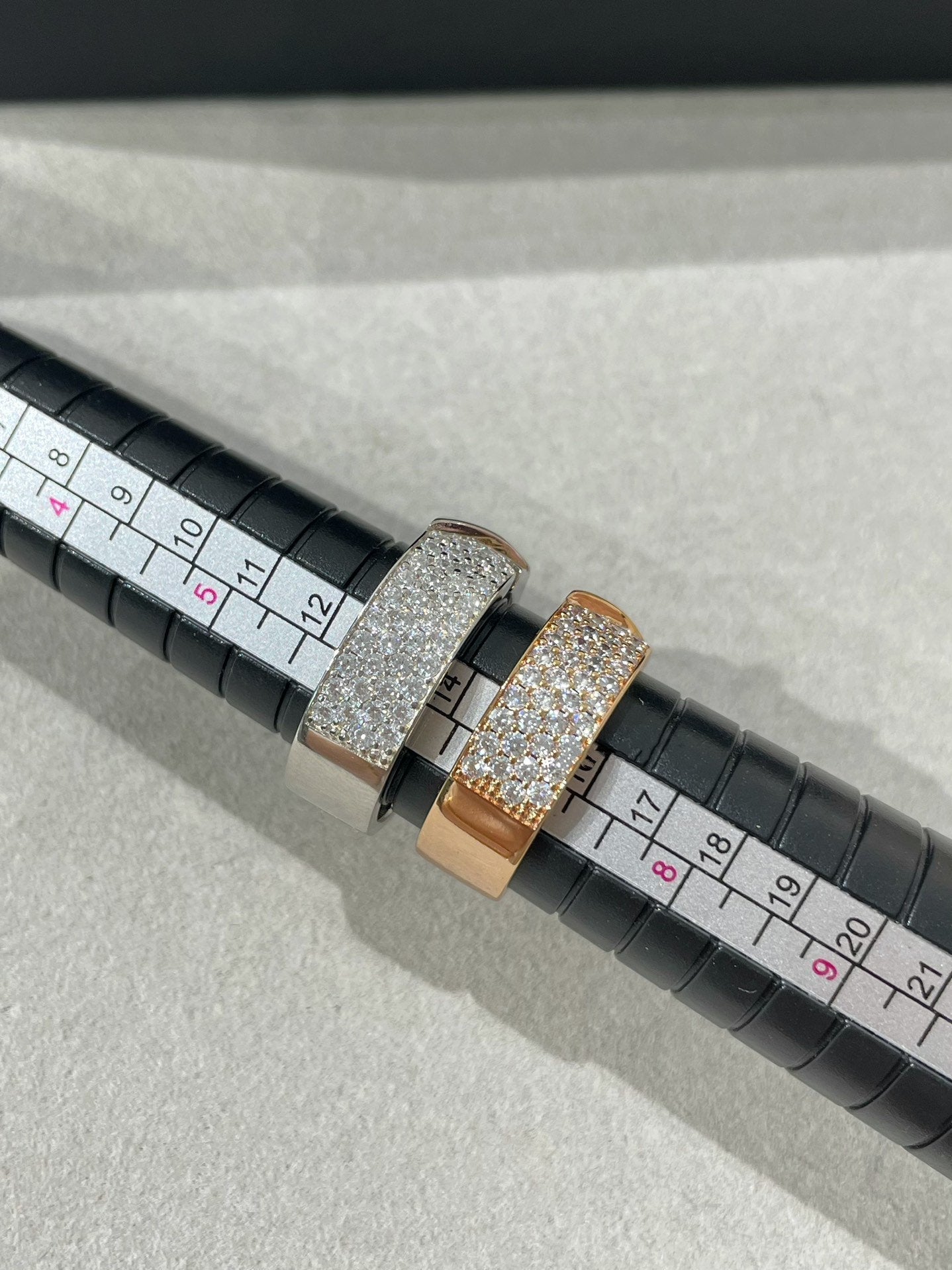 [Peak]LIENS EVIDENCE  DIAMOND PAVED RING