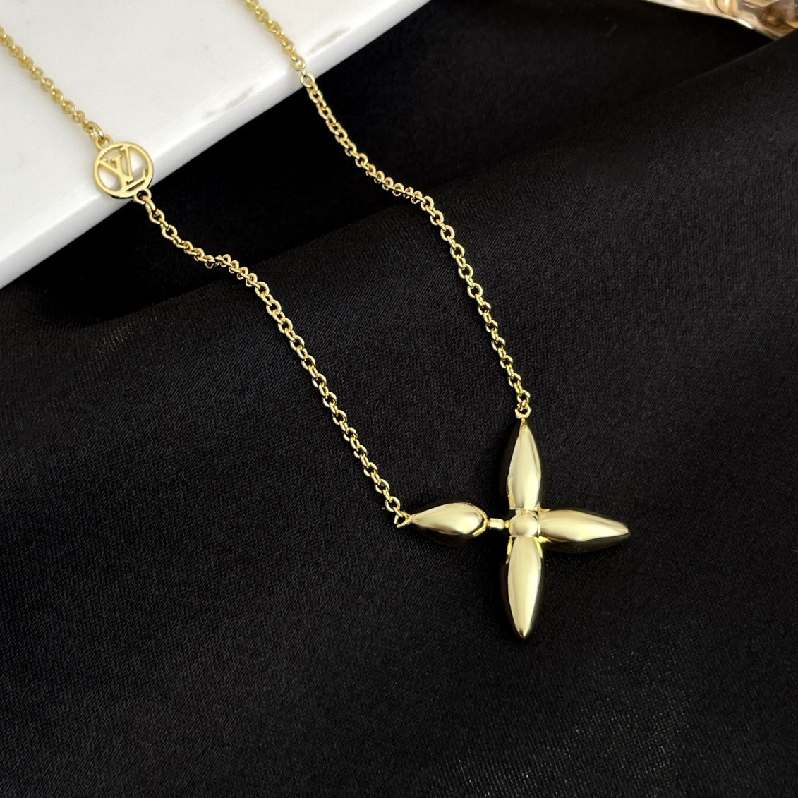 [Peak]LOUISETTE GOLD NECKLACE