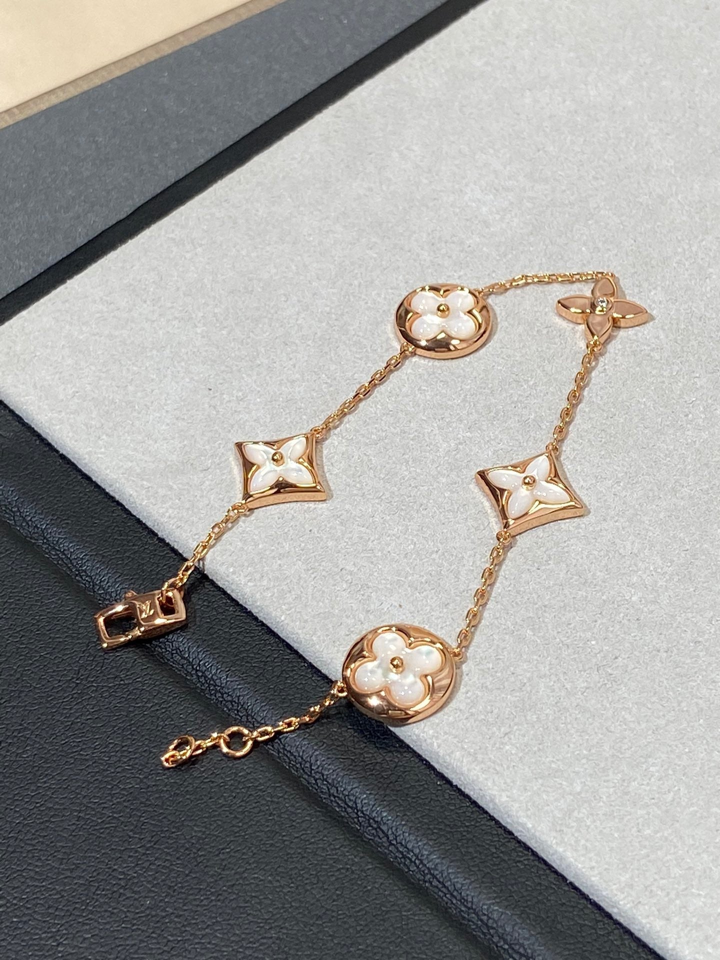 [Peak]STAR AND SUN 5 MOTIF MOP ROSE GOLD BRACELET