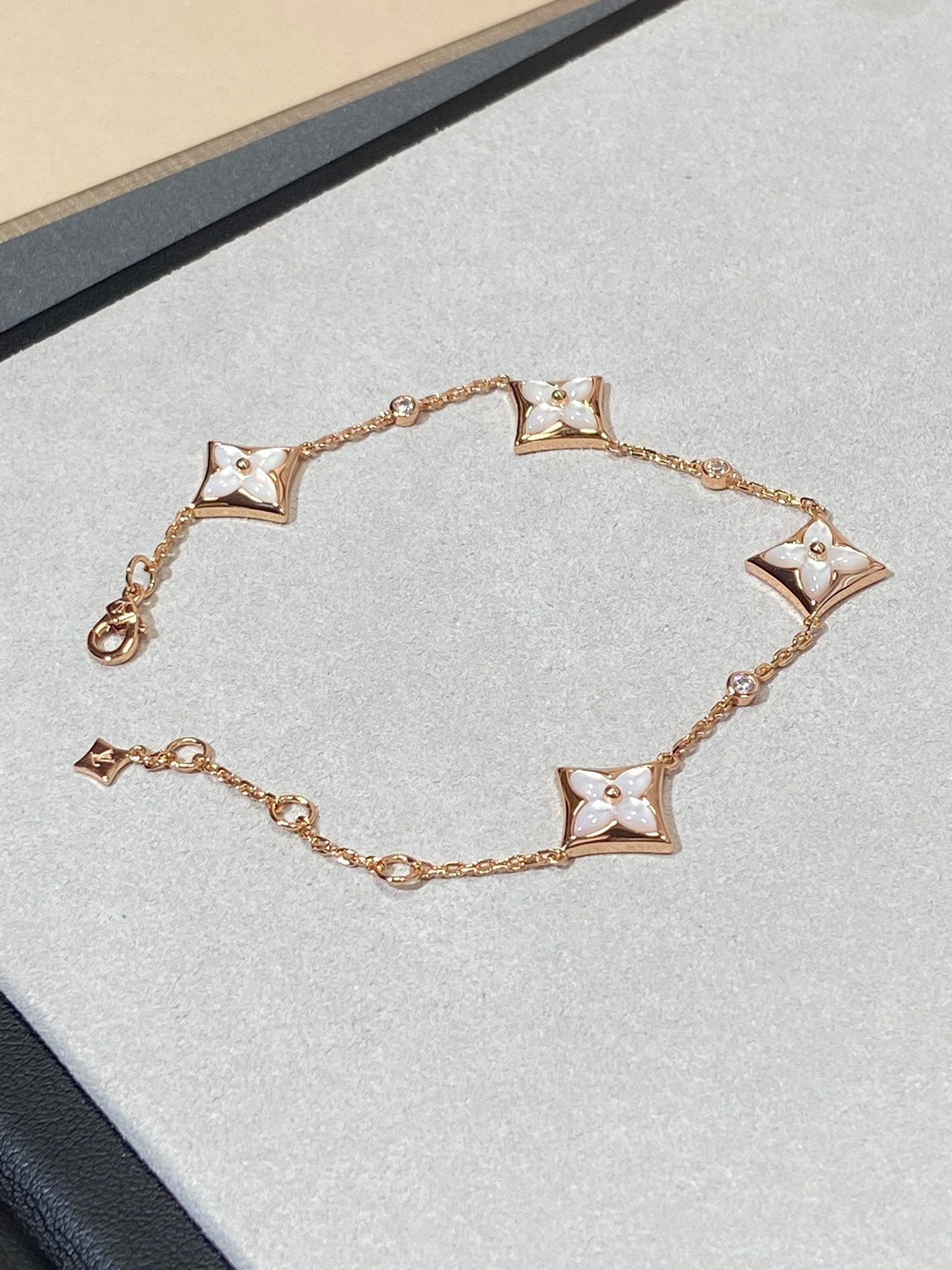[Peak]STAR 4 MOTIF MOP DIAMOND ROSE GOLD BRACELET