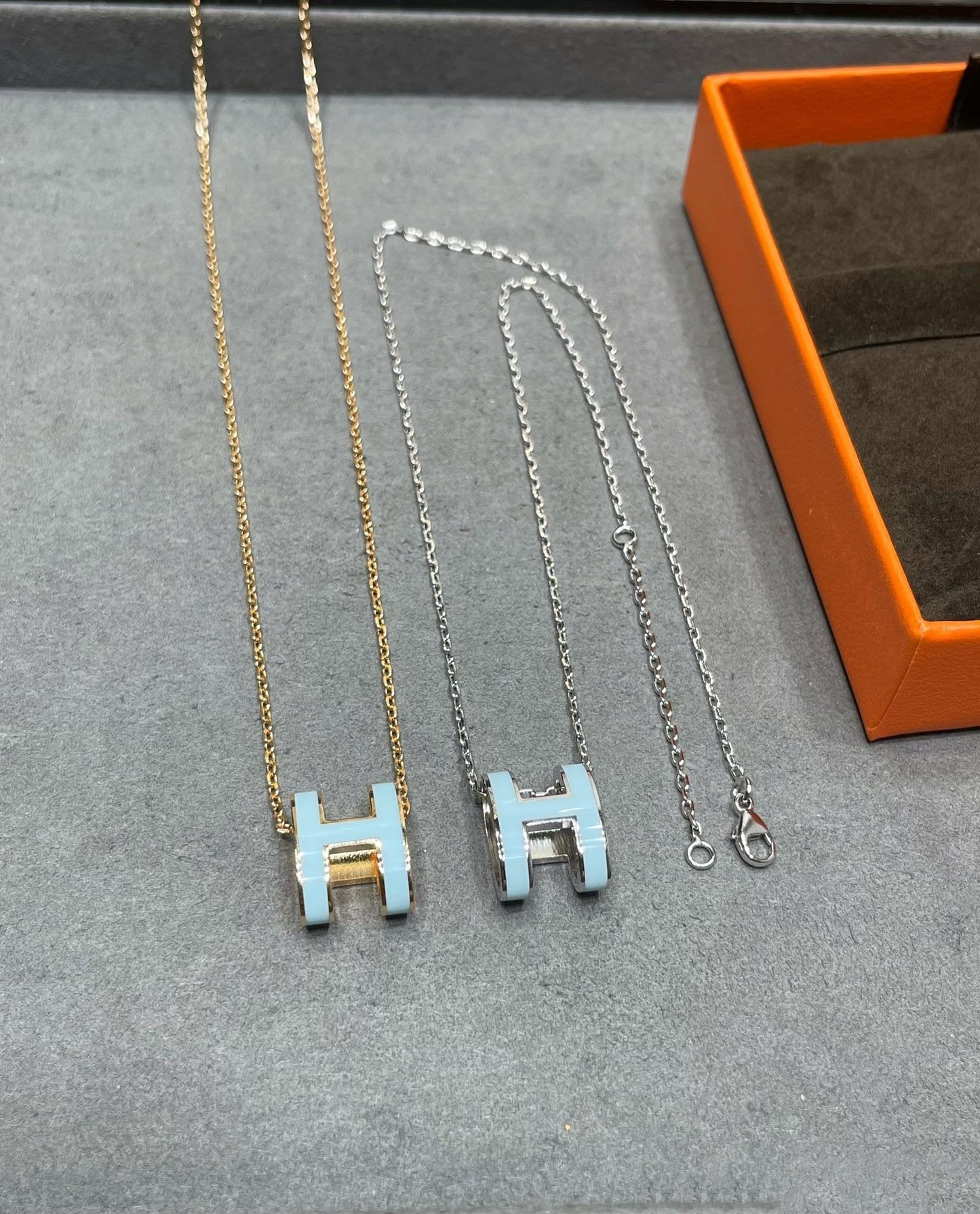 [Peak]POP H SKY BLUE NECKLACE