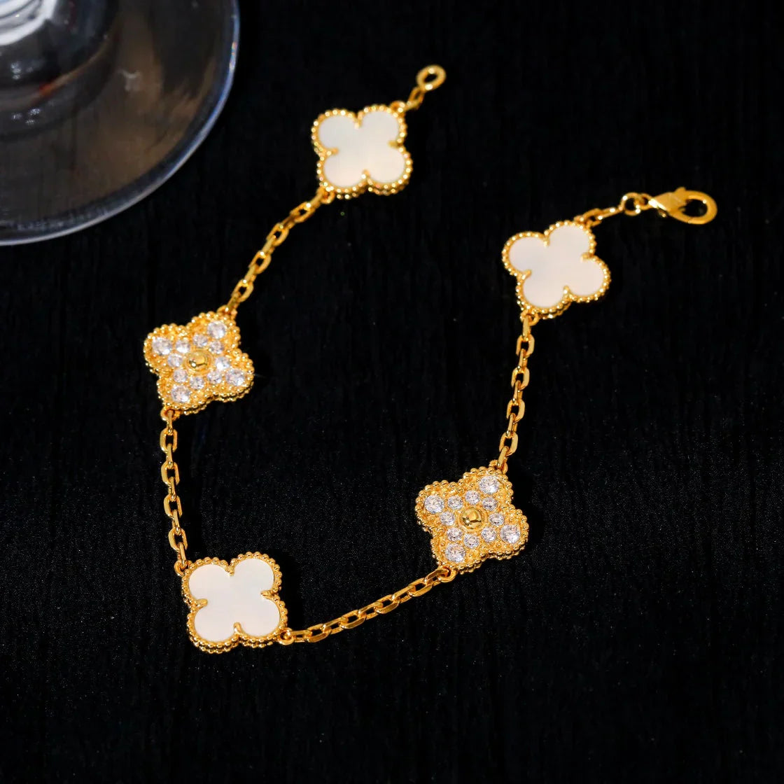 [Peak]LUCKY CLOVER 5-MOTIF BRACELET - WHITE MOTHER-OF-PEARL COLLECTION