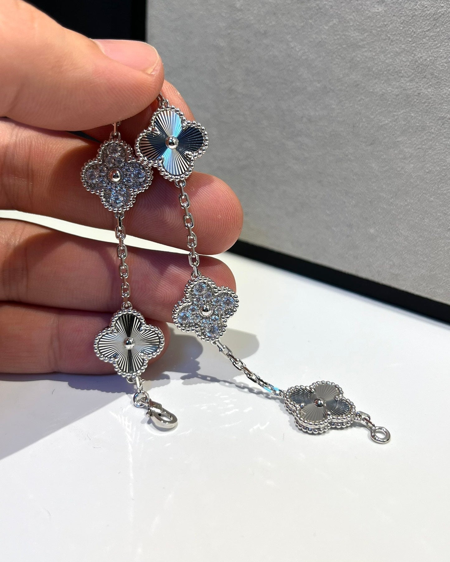 [Peak]LUCKY CLOVER 5-MOTIF BRACELET - LASER COLLECTION
