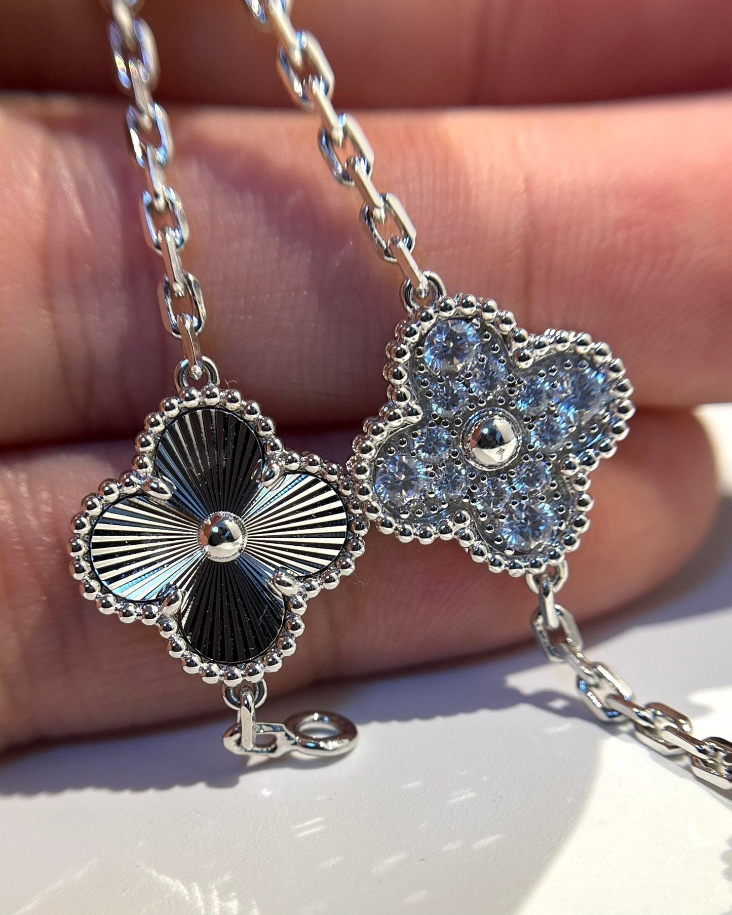 [Peak]LUCKY CLOVER 5-MOTIF BRACELET - LASER COLLECTION