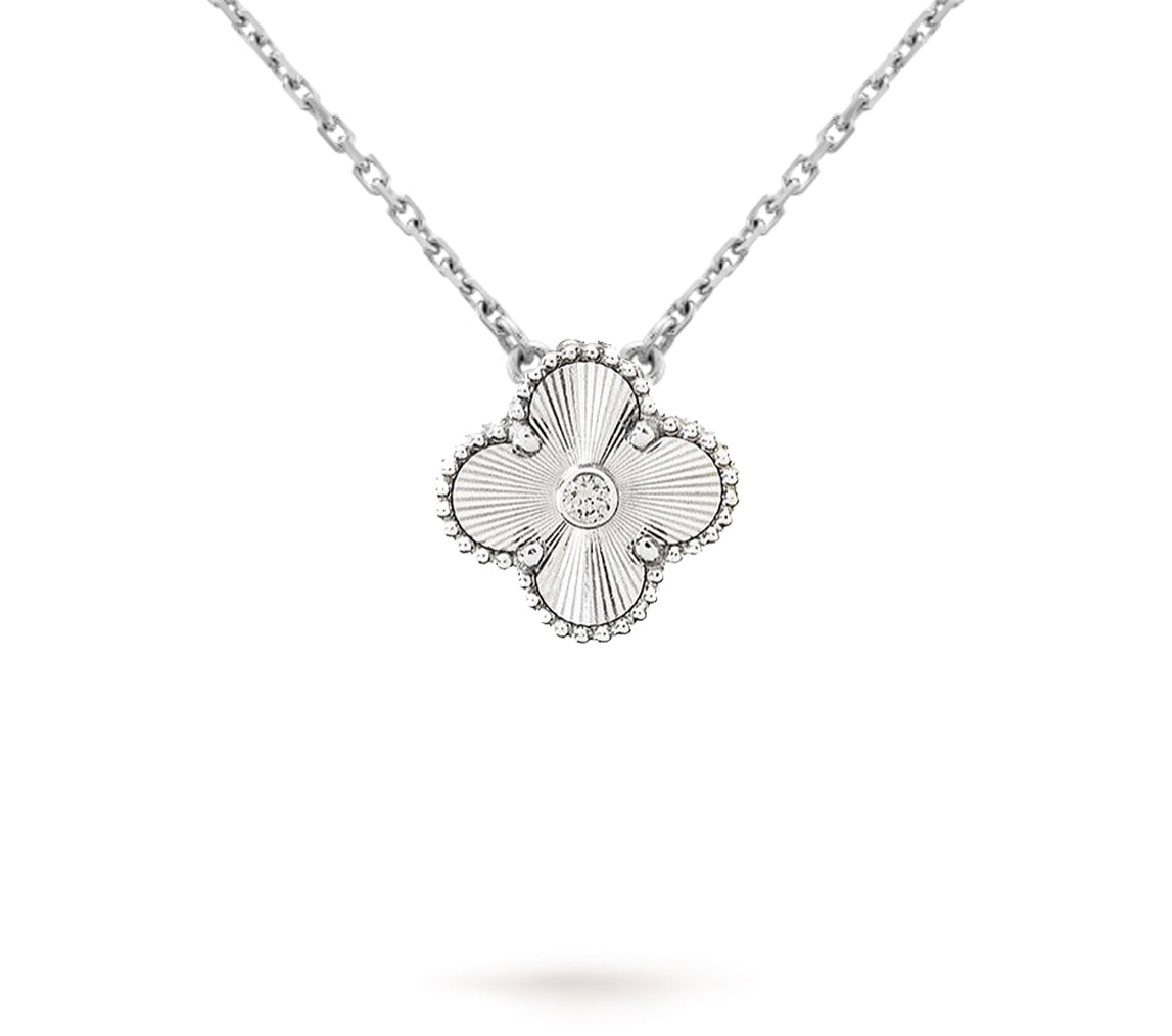 [Peak]LIMITED EDITION CHRISTMAS CLOVER FLOWER NECKLACE - 15MM ANNUAL COLLECTIBLE PENDANT