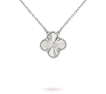 [Peak]LIMITED EDITION CHRISTMAS CLOVER FLOWER NECKLACE - 15MM ANNUAL COLLECTIBLE PENDANT