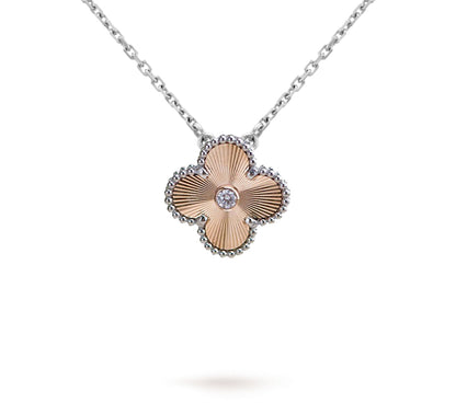 [Peak]LIMITED EDITION CHRISTMAS CLOVER FLOWER NECKLACE - 15MM ANNUAL COLLECTIBLE PENDANT