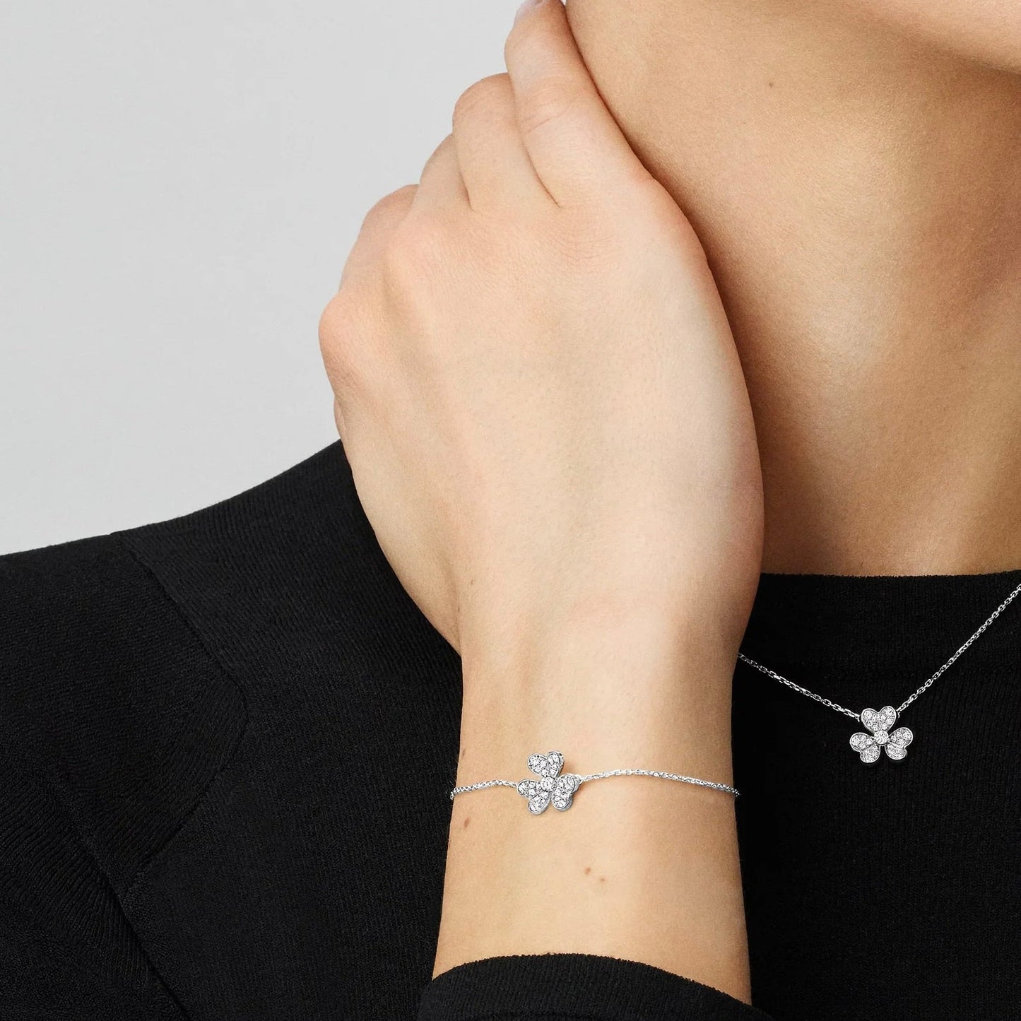 [Peak]LUMINOUS BLOSSOM SINGLE-MOTIF CHARM BRACELET