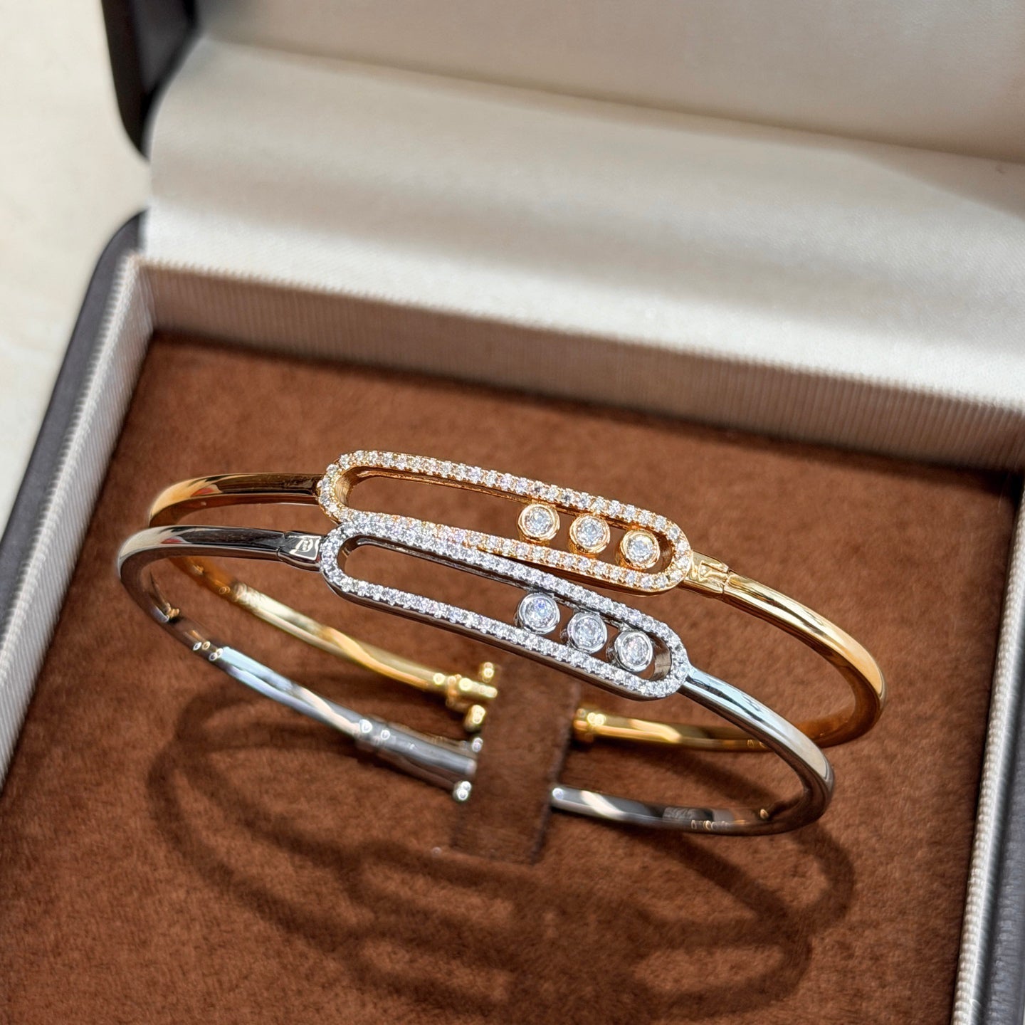 [Peak]MOVE PAVÉ DIAMOND BANGLE BRACELET M
