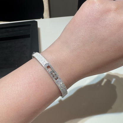 [Peak]MOVE NOA CISELÉ HALF-PAVÉ DIAMOND BANGLE BRACELET