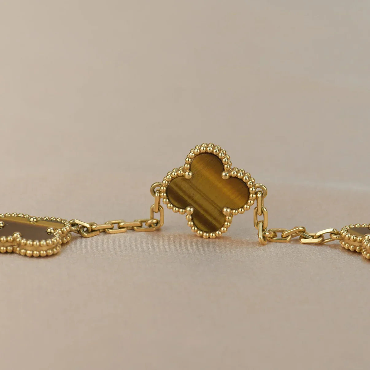 [Peak]LUCKY CLOVER 5-MOTIF BRACELET -  TIGER’S EYE COLLECTION