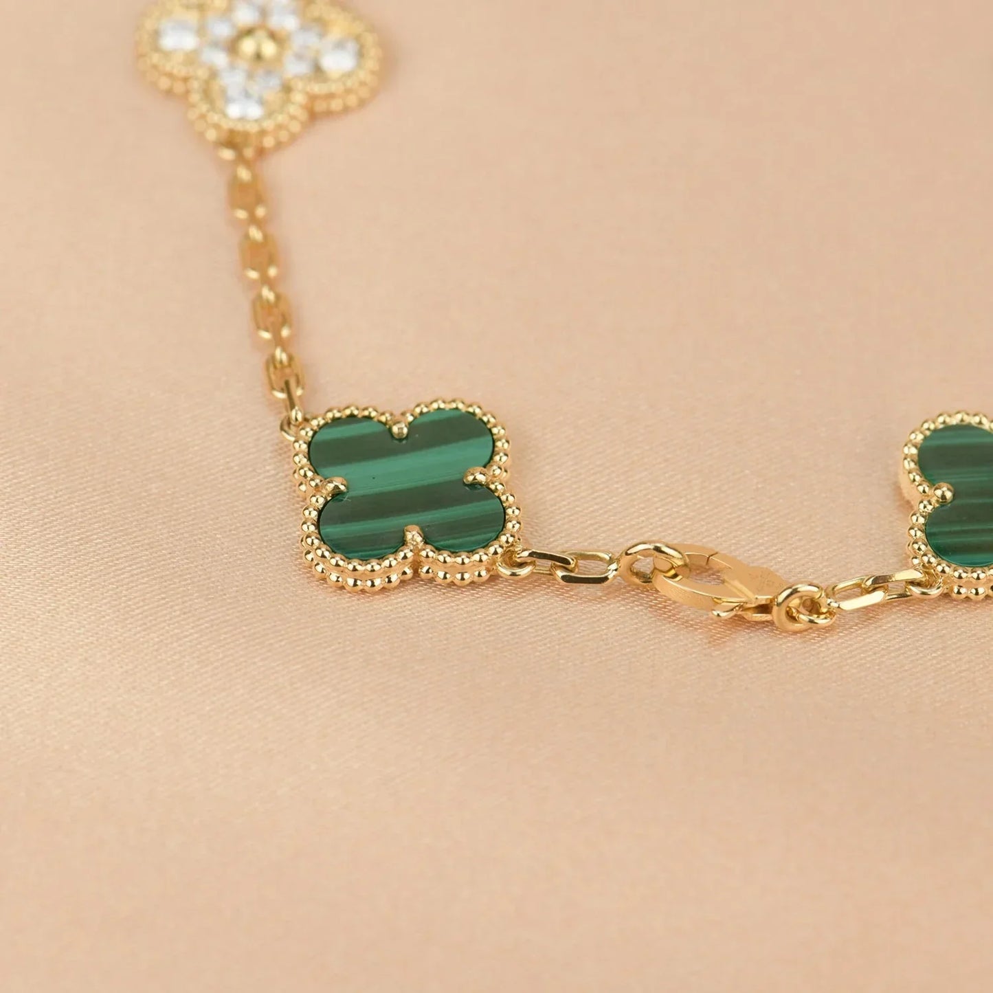 [Peak]LUCKY CLOVER 5-MOTIF BRACELET - MALACHITE COLLECTION