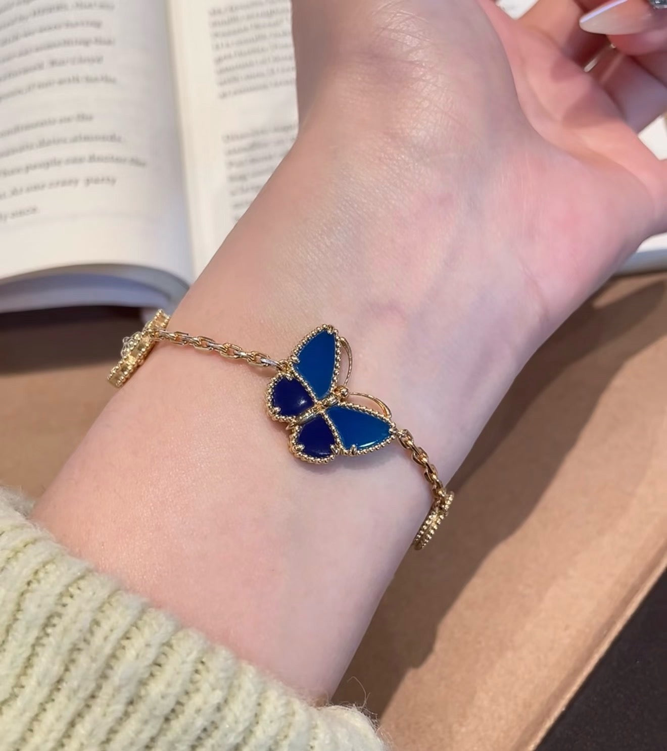 [Peak]SPRING ENCHANTMENT BUTTERFLY & FLORAL CHARM BRACELET