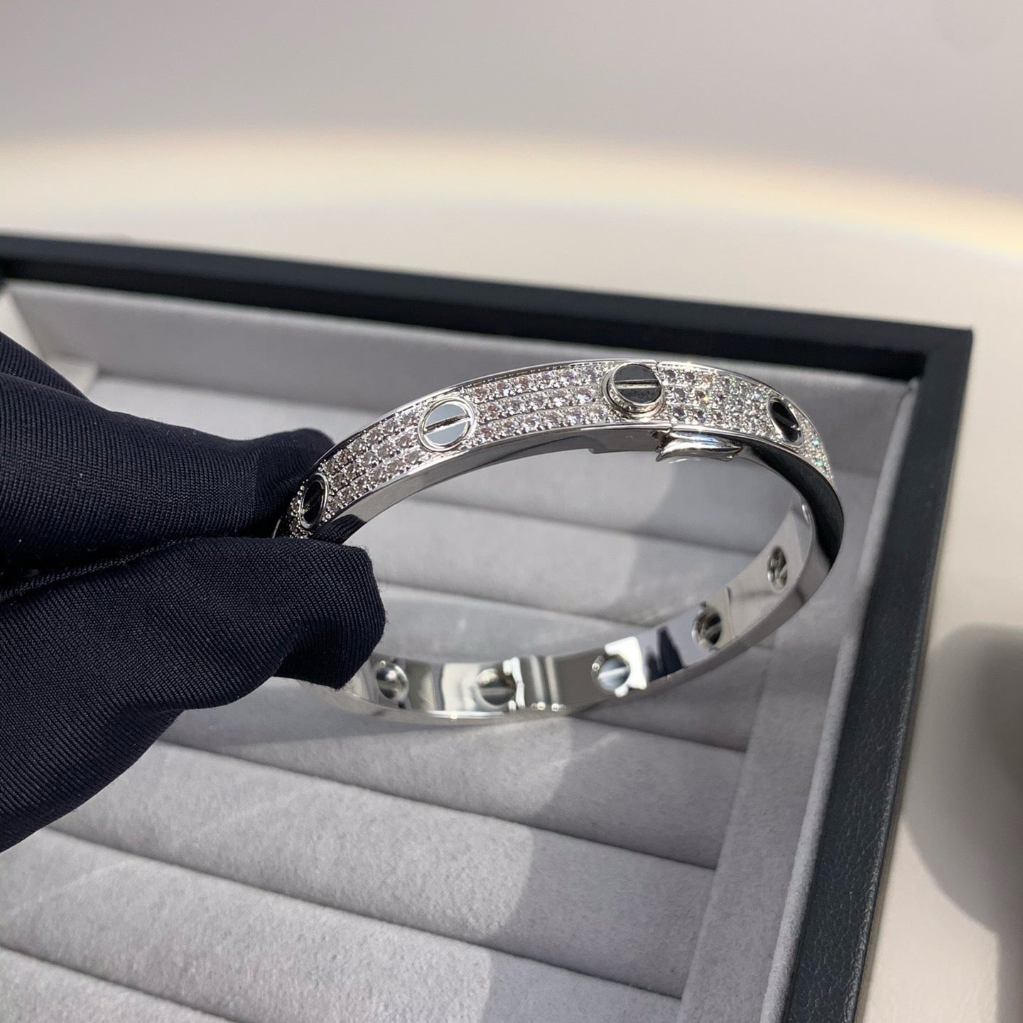 [Peak]CLASSIC 6.1MM LOVE BANGLE - DIAMOND PAVÉ & BLACK CERAMIC