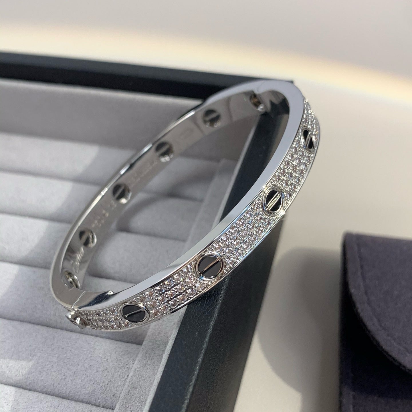 [Peak]CLASSIC 6.1MM LOVE BANGLE - DIAMOND PAVÉ & BLACK CERAMIC