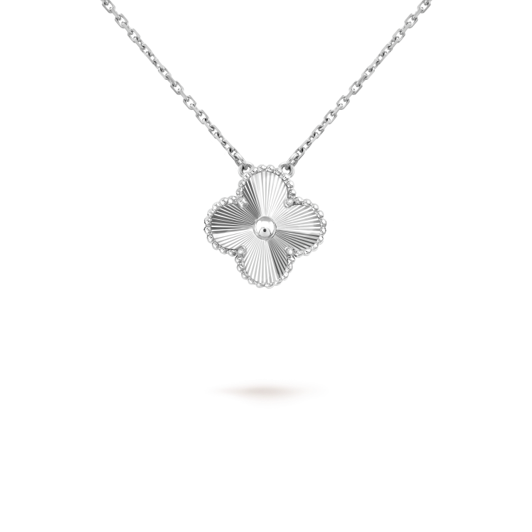 [Peak]15MM CLOVER FLOWER PENDANT NECKLACE WHITE GOLD COLLECTION