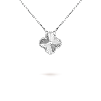 [Peak]15MM CLOVER FLOWER PENDANT NECKLACE WHITE GOLD COLLECTION
