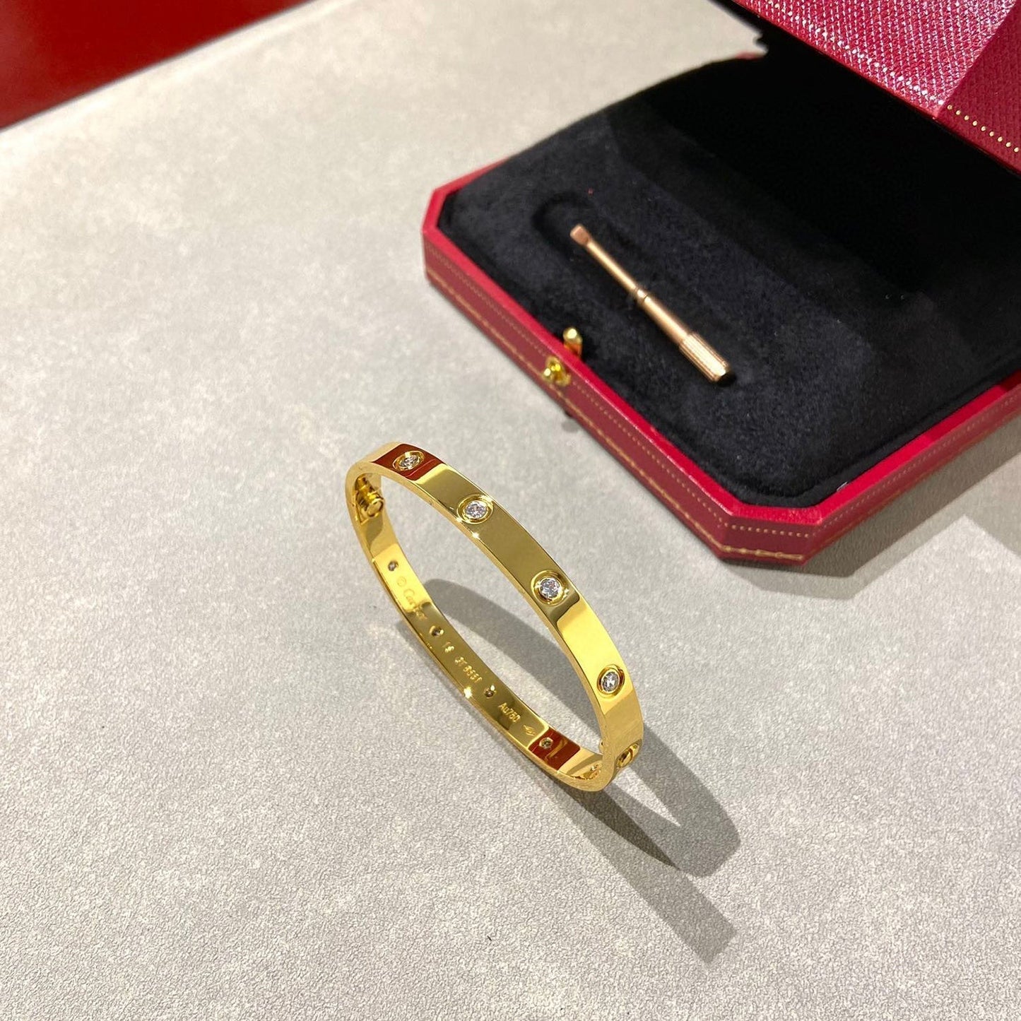 [Peak]CLASSIC 6.1MM LOVE BANGLE - 10-DIAMOND