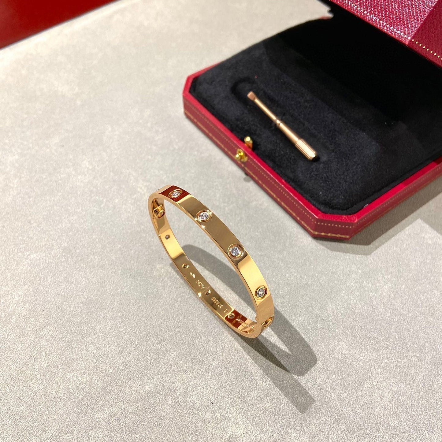 [Peak]CLASSIC 6.1MM LOVE BANGLE - 10-DIAMOND