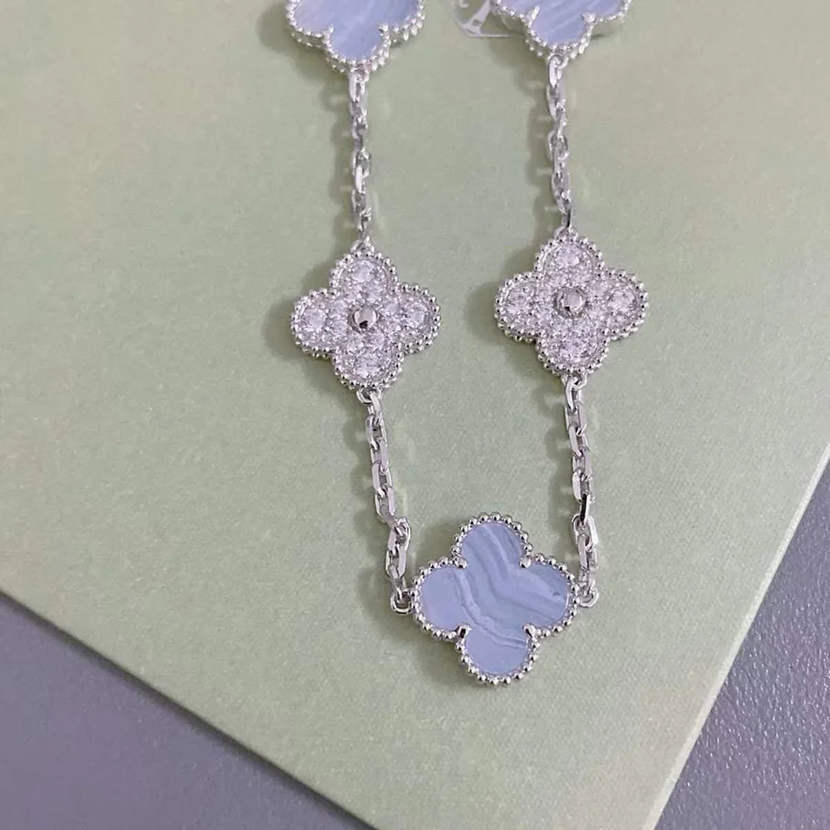[Peak]LUCKY CLOVER 5-MOTIF BRACELET - PURPLE CHALCEDONY COLLECTION
