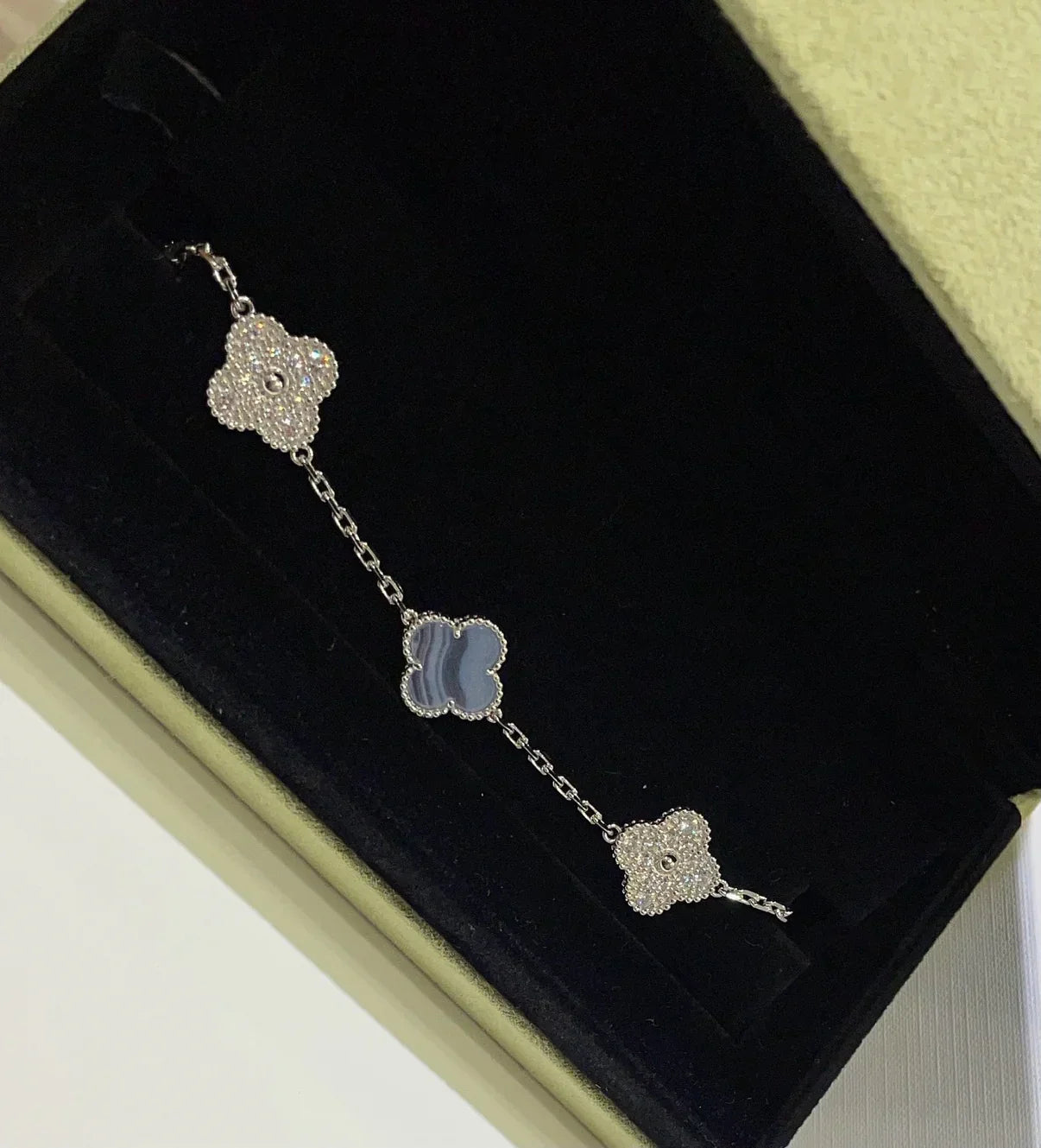 [Peak]LUCKY CLOVER 5-MOTIF BRACELET - PURPLE CHALCEDONY COLLECTION