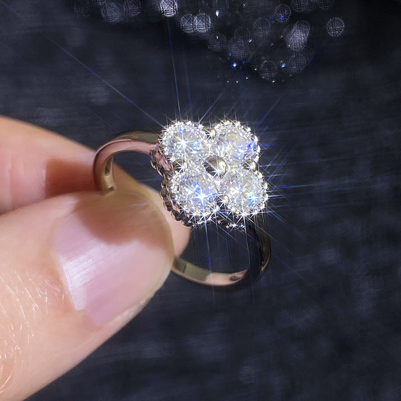 [Peak]ELEGANT FOUR-LEAF CLOVER MOISSANITE RING