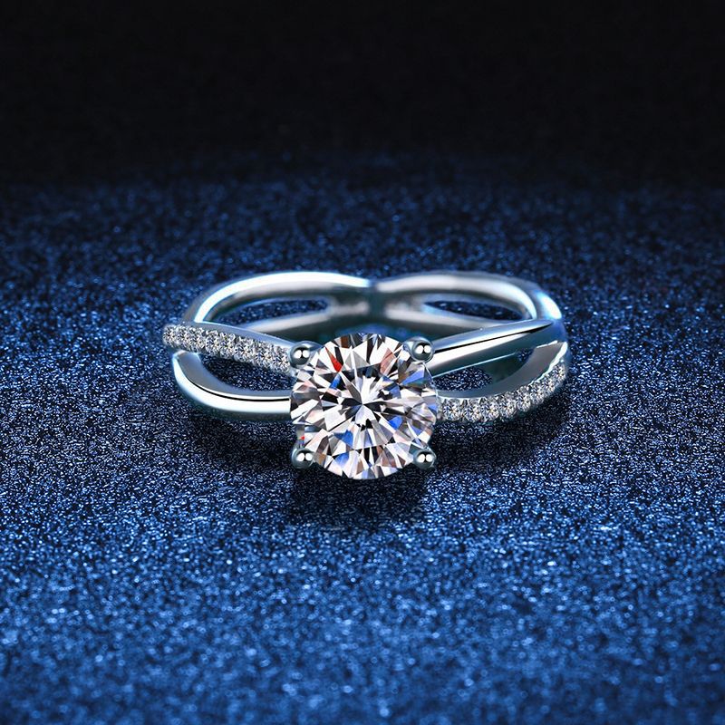 [Peak]ELEGANT 4-PRONG CROSSOVER MOISSANITE ENGAGEMENT RING