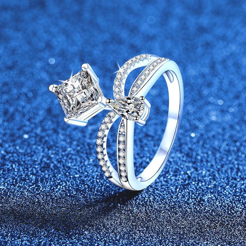[Peak]ELEGANT DOUBLE-TWISTED MOISSANITE RING