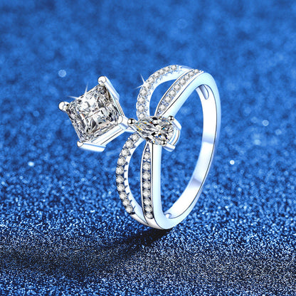 [Peak]ELEGANT DOUBLE-TWISTED MOISSANITE RING
