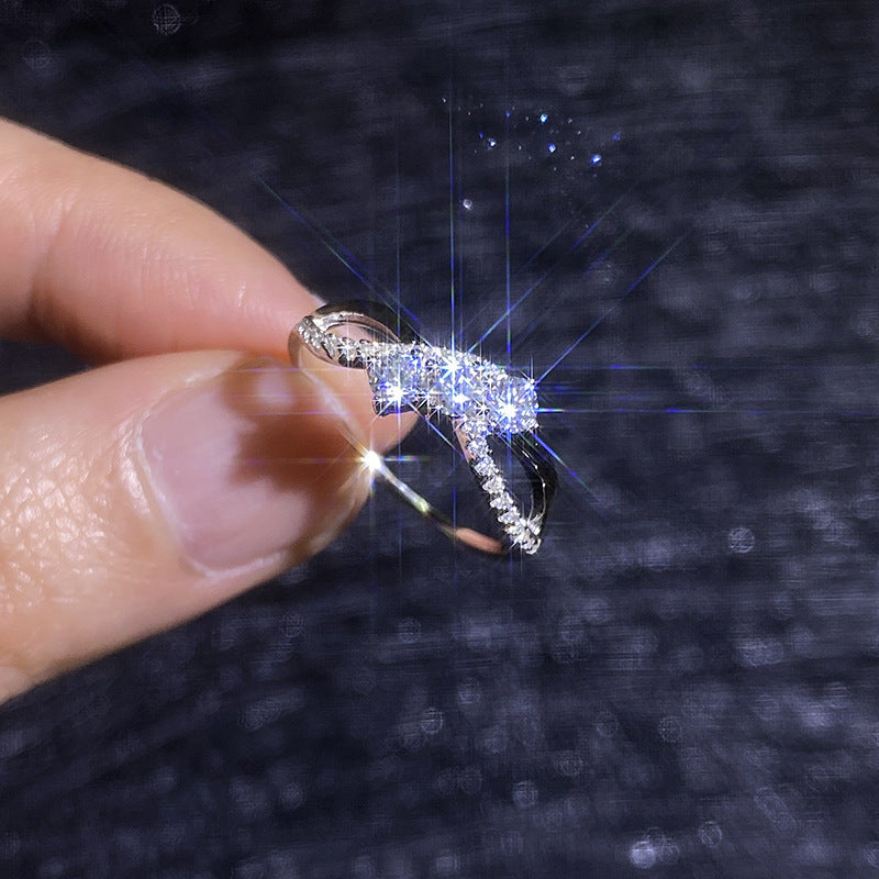[Peak]INTERTWINING LOVE MOISSANITE RING