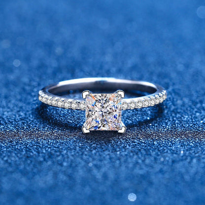 [Peak]ELEGANT PRINCESS CUT MOISSANITE ENGAGEMENT RING